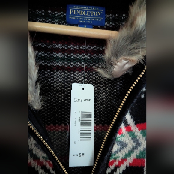 NWT, PENDLETON zip up wool sweater sz small - Picture 3 of 6